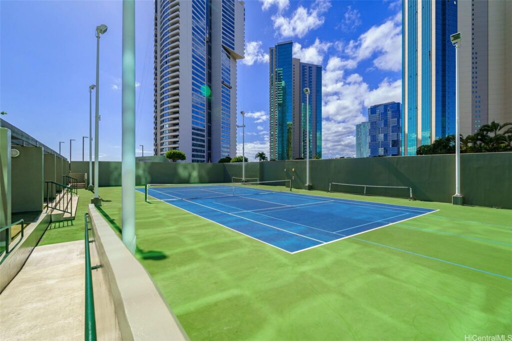 tennis court at Hawaiki Tower in Honolulu