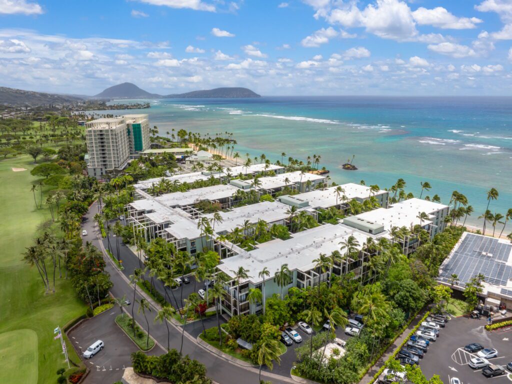 aerial photo of Kahala Beach Apartments, Kahala Hotel, and the Pacific Ocean