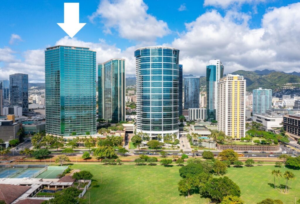 aerial photo of buildings in Kakaako, Honolulu, with an arrow pointing to Hokua